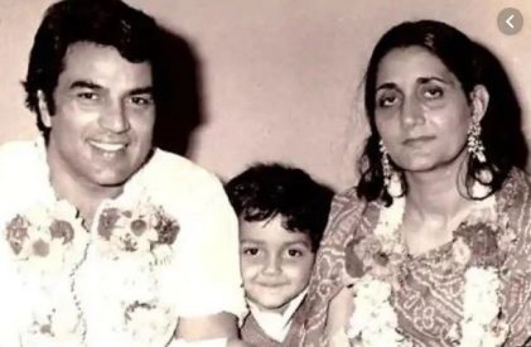 Dharmendra's first wife stays away from the limelight, married 65 years ago