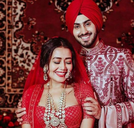 Neha Kakkar proposes Rohanpreet for marriage, husband refuses
