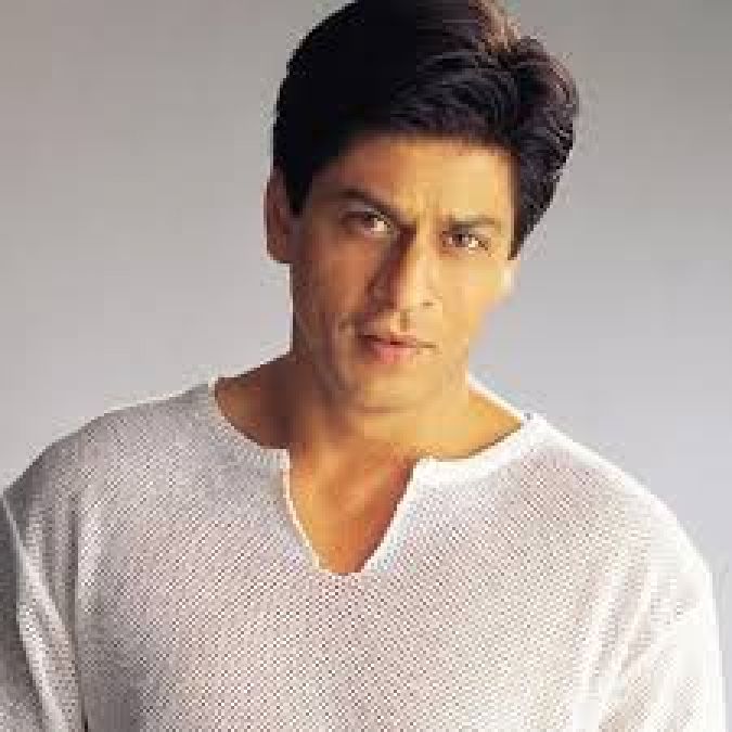 Shahrukh Khan told at an event that he is afraid of becoming director because of this