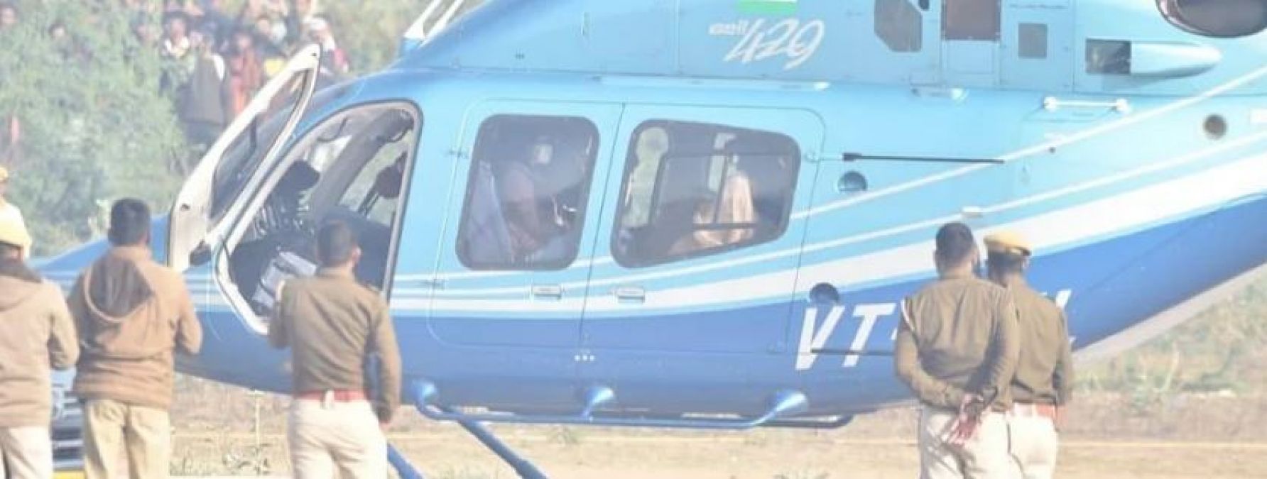 Vicky-Katrina came out of Sawai Madhopur by helicopter, pictures went viral