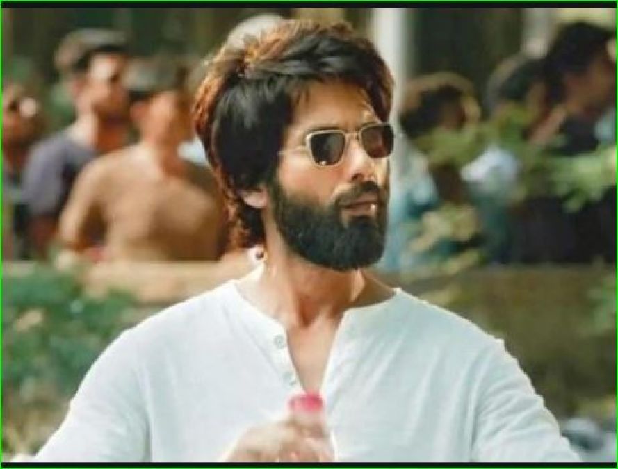 Shahid Kapoor walks out of Award Function in anger, refuses to perform