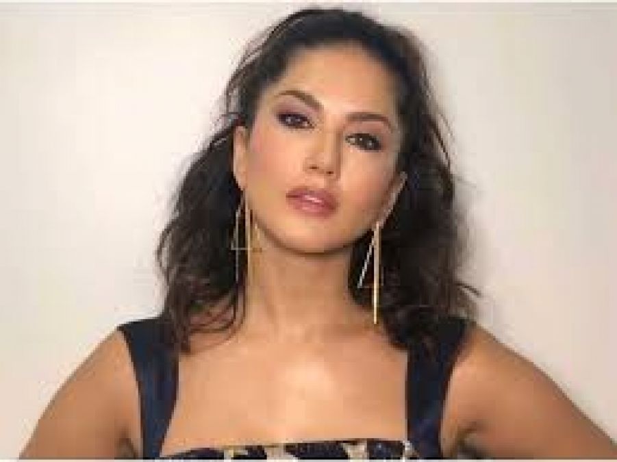 Sunny Leone looks flawless in her new photo, check out photo here