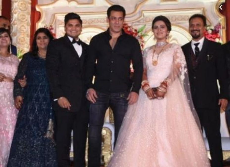 Salman reached the wedding of makeup artist's son