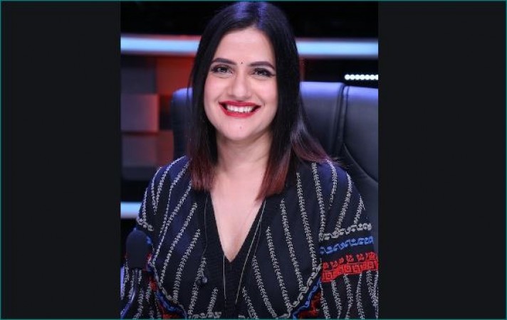 Angry Sona Mohapatra replies trollers 'Keep your rubbish with you'