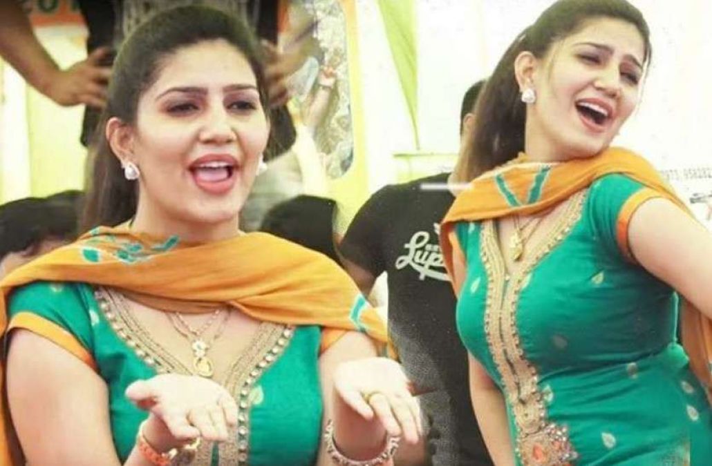 Sapna Chaudhary danced on 'Goli Chal Jaavegi', audience going crazy on her moves