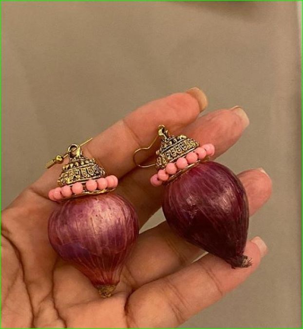Finally Twinkle wore onion earrings to husband Akshay