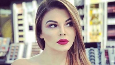 CAA: Newly wedded bride Rakhi Sawant cries and appeals public to stop violence