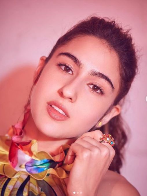 Sara Ali Khan's latest photos are winning internet, check out photos here