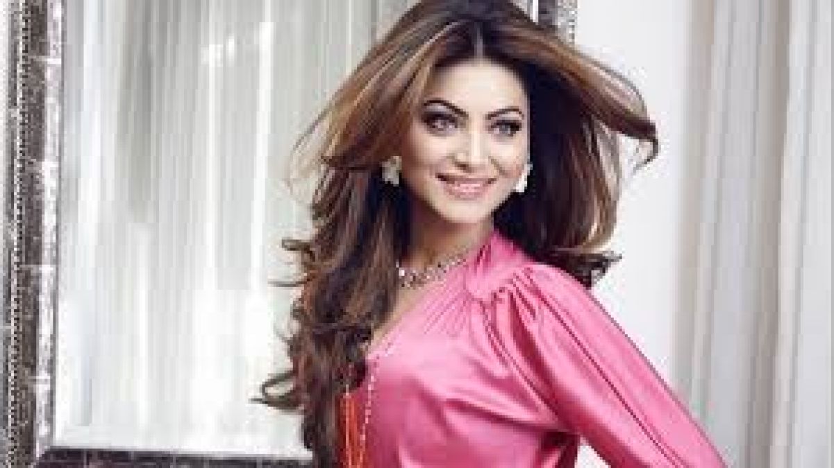 Urvashi Rautela breaks internet with her latest picture, check out pic here