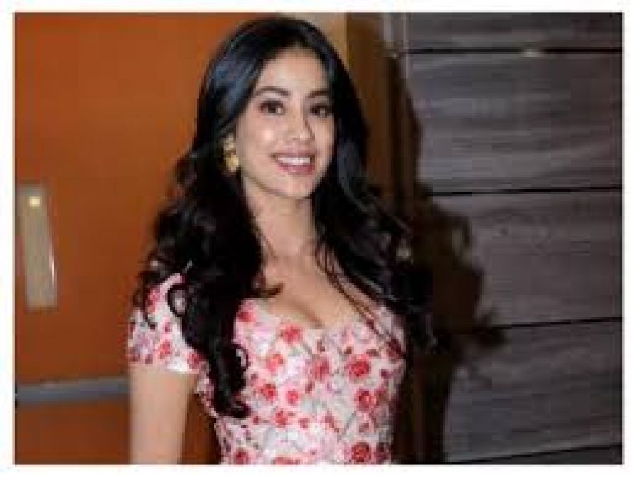 Janhvi Kapoor said this about her relation with Ishaan Khattar