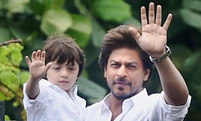 Shahrukh sang a song, Abram shouted loudly, 