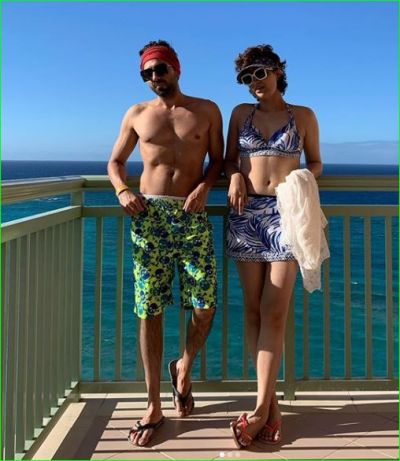 Ayushman Khurana became romantic with wife on Bahamas vacation
