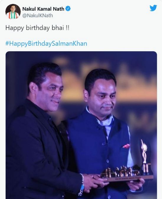 बॉलीवुड सेलेब्स से लेकर राजनेताओं तक ने दी सलमान खान को जन्मदिन की बधाई