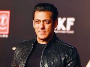 KRK trolls Salman khan on his birthday says  'Bhaijaan you are now super flop'