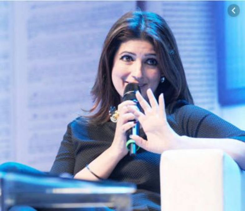 Twinkle Khanna engaged to the same person for 2 times, know the whole thing