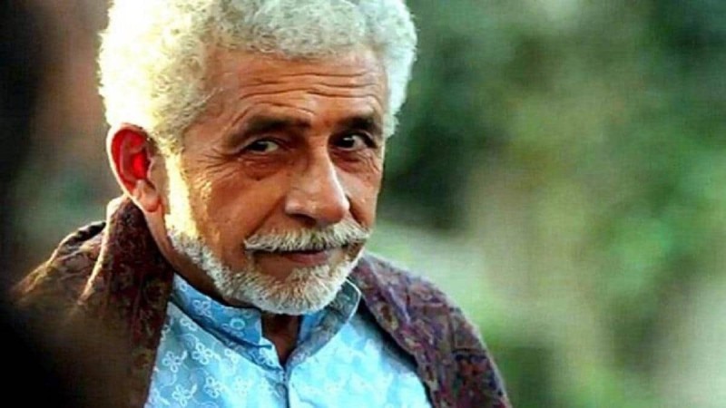 Naseeruddin again into controversies for calling Mughals refugees