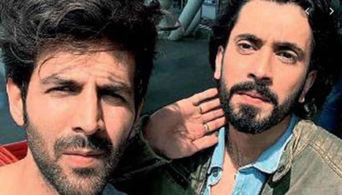 On comparing with Kartik Aaryan, Sunny Singh says 'He is not contemporary...'