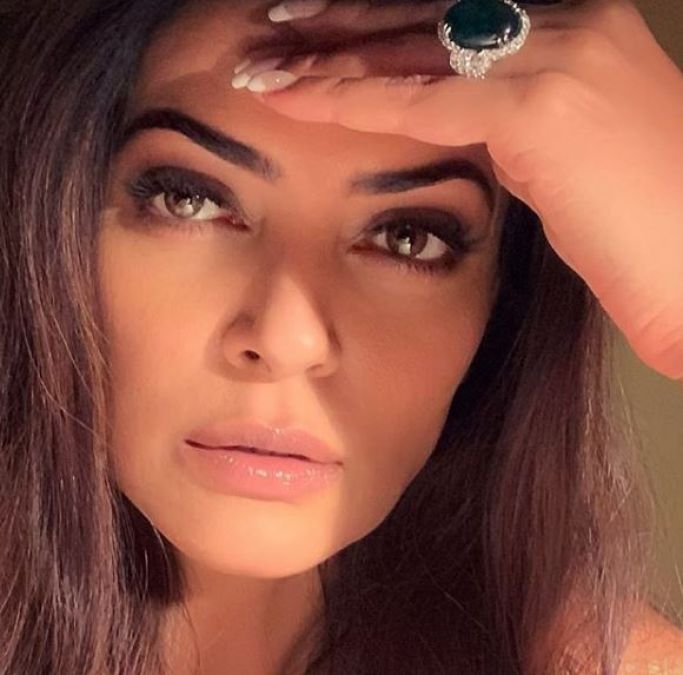 Sushmita Sen looks stunning working out in gym, watch video here