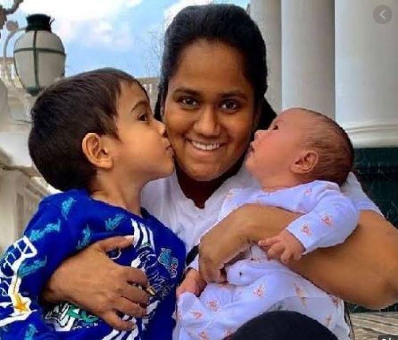 This photo of Arpita with Ahil and Aayat goes viral, check out pics here