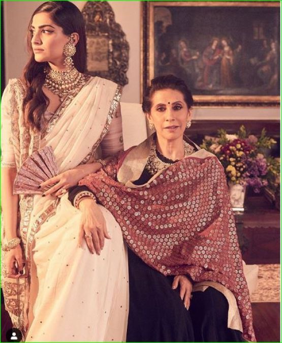 Check out beautiful photos of Sonam Kapoor wearing saree
