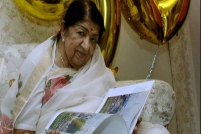 Lata Mangeshkar is no more, people around world are in shock