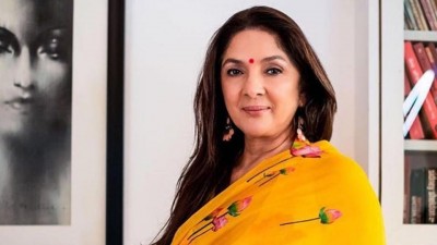 Neena Gupta looks beautiful in red saree, shared picture on social media