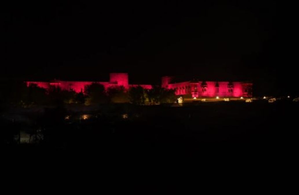 Suryagarh Palace lit up with pink lights on Sid-Kiara's wedding