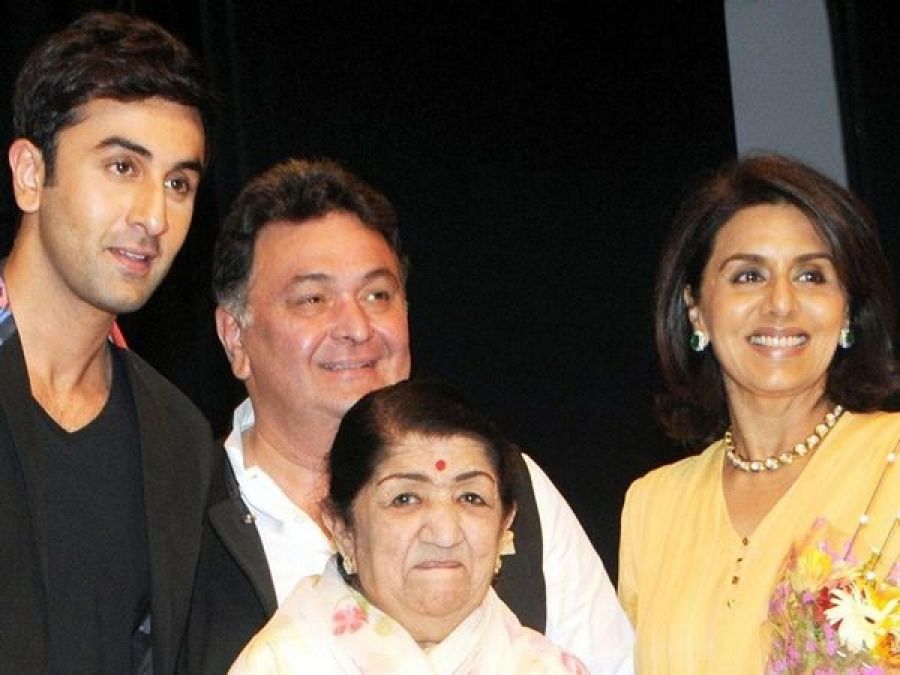 Neetu Kapoor got emotional after sharing Rishi and Lata didi's photo