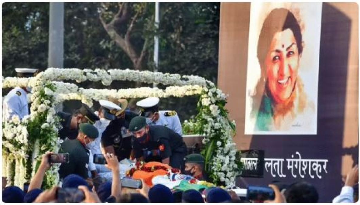 Big mistake in Lata Mangeshkar's last journey, did you see?