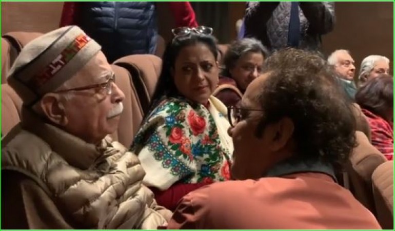 Senior BJP leader Lal Krishna Advani gets emotional after seeing 'Shikara', video goes viral