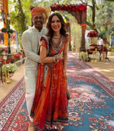 बॉयफ्रेंड संग दोस्त की शादी में धमाल मचा रहीं हैं किम शर्मा