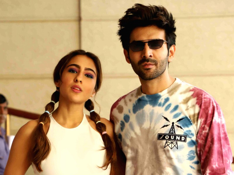 Kartik Aaryan and Sara Ali Khan sharing one plate, check out supercute pic here