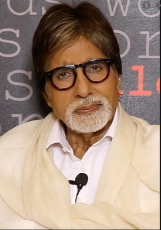 Amitabh Bachchan shared photo of two girls, name will surprise you
