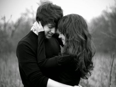 HUG DAY : अपने प्रेमी को इस तरह से दें जोरदार 'जादू की झप्पी' और हो जाए रोमांटिक