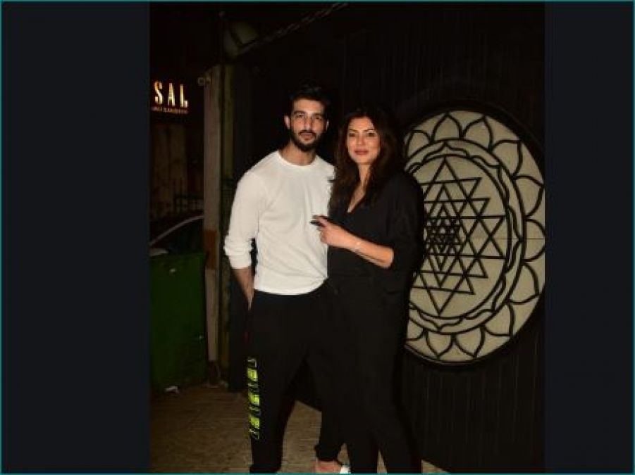 Sushmita Sen with beau Rohman makes stylish appearance