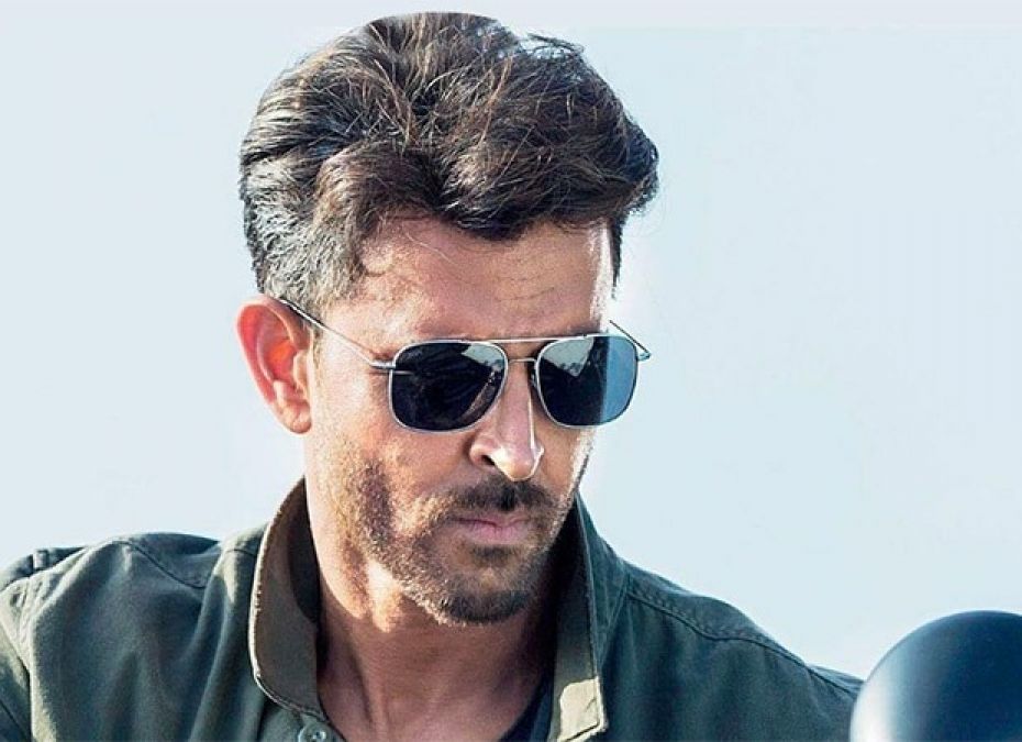 Hrithik Roshan expresses this desire on emotional video of Irrfan Khan