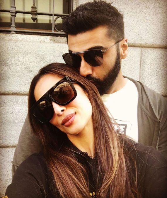 Malaika Arora shares photo with Arjun Kapoor together ahead of Valentine's Day