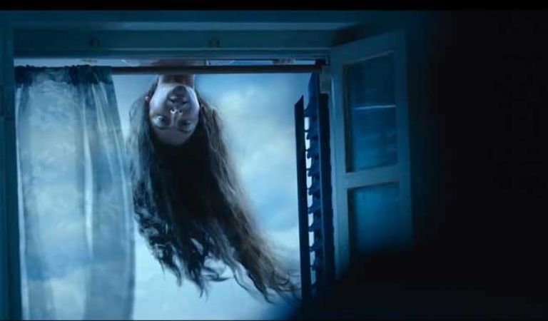 Pari Trailer : उल्टी लटकती हुई चुड़ैल बनी अनुष्का देखकर रोंगटे खड़े हो जाएंगे...