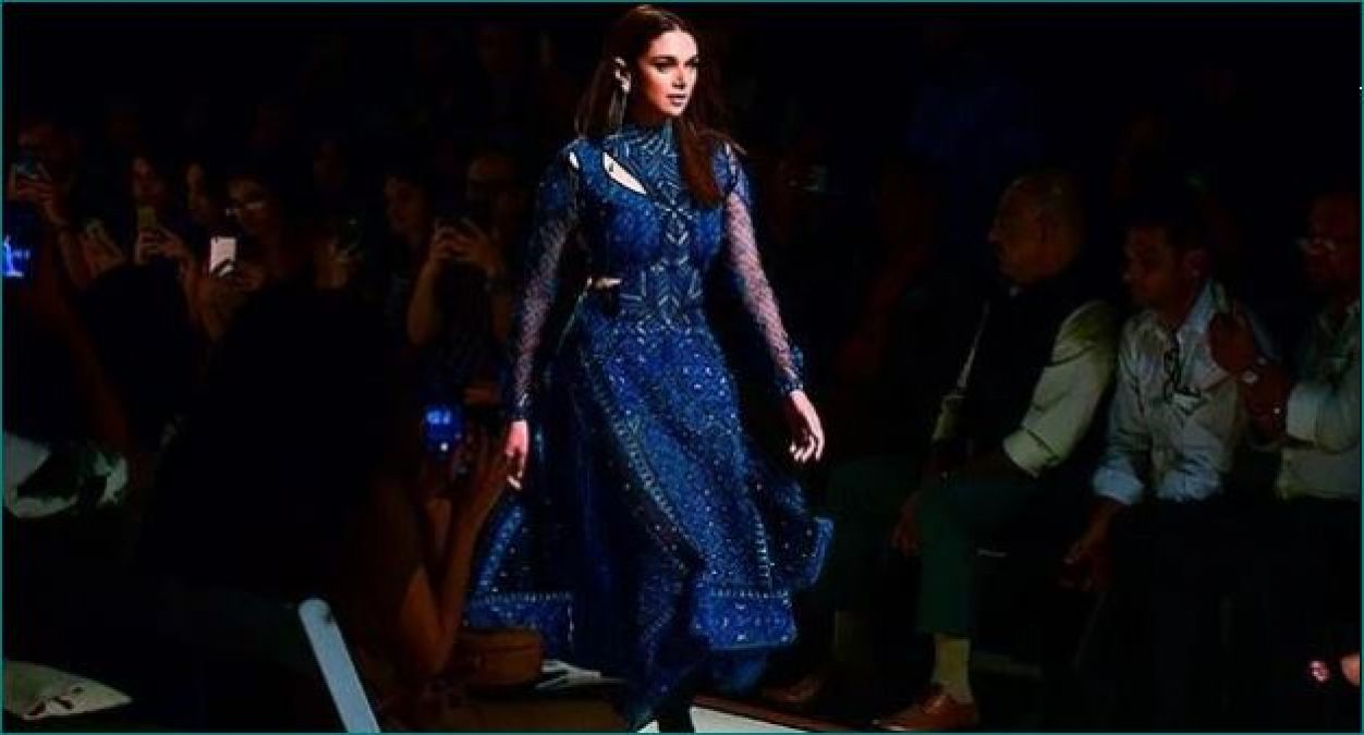 Aditi Rao Hydari looks gorgeous at Lakme Fashion Week