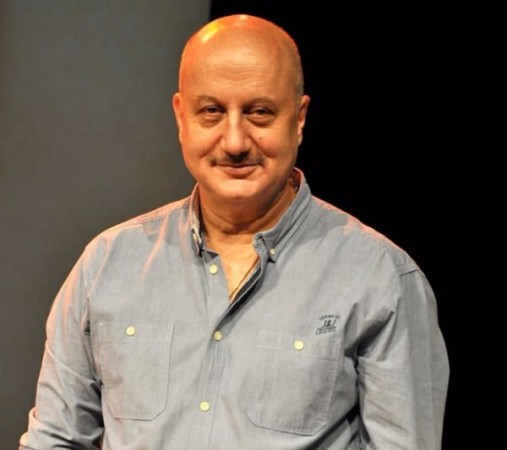 Anupam Kher sleeping in bathtub in such pose that picture went viral