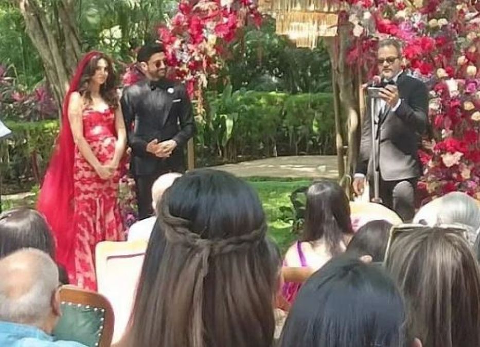 First picture of Shibani-Farhan's wedding comes out, fans are shocked to see