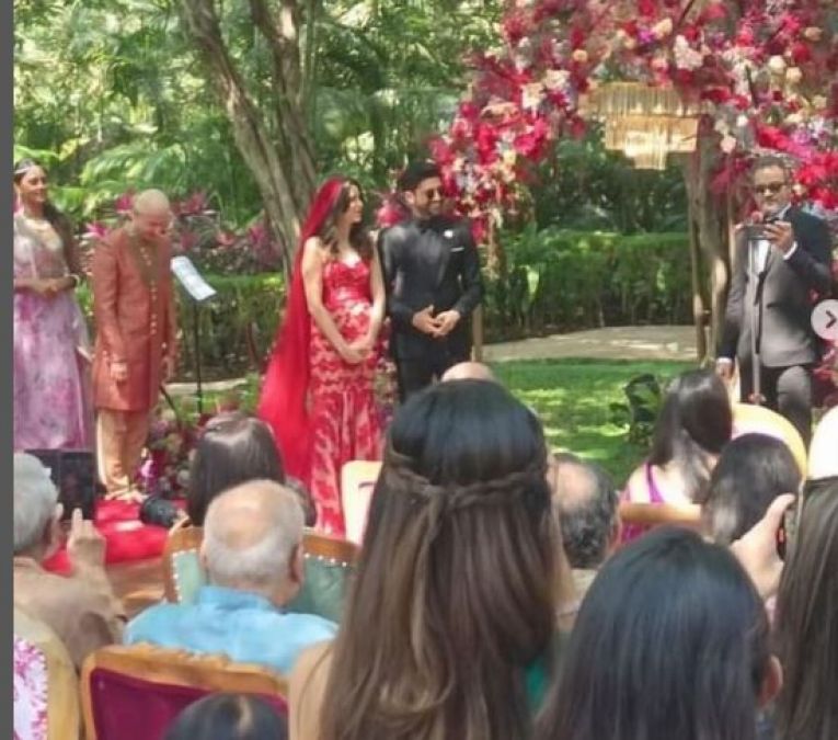 First picture of Shibani-Farhan's wedding comes out, fans are shocked to see