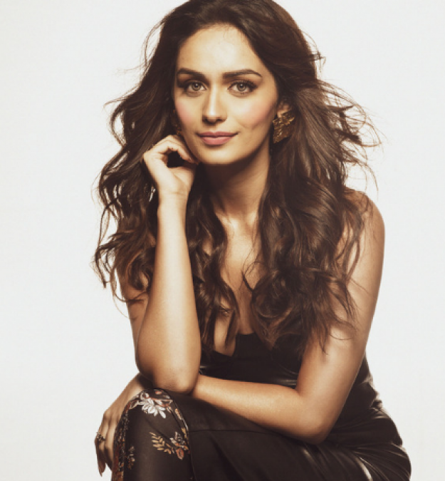 Manushi Chillar will be seen performing classical dance in 'Prithviraj'