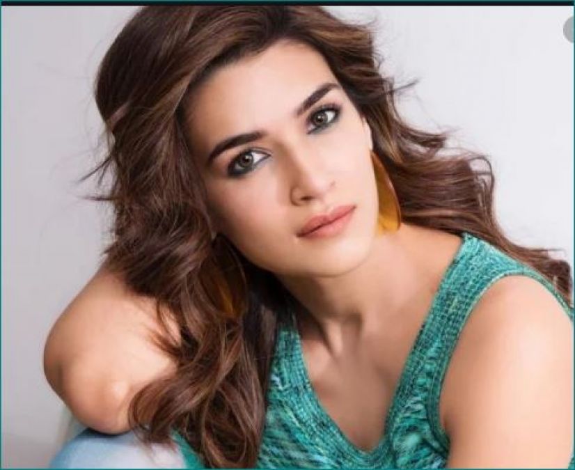 Kriti Sanon's photo with baby bump goes viral, see pic here