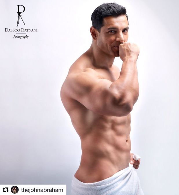 Now actors goes shirtless for  Dabboo Ratnani calendar