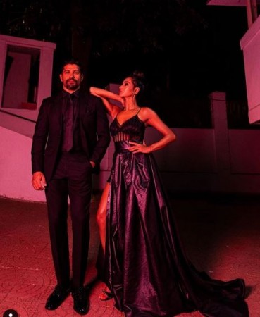 Farhan Akhtar-Shibani Dandekar complete two years of togetherness, says '730 not out'