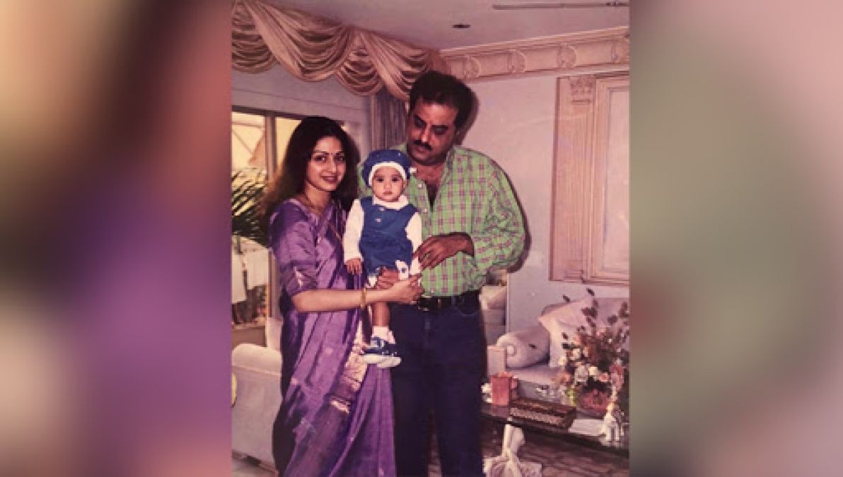 Janhvi Kapoor shares some unseen pictures remembering her mother
