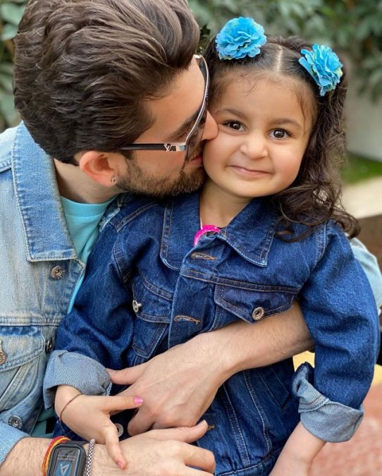 Neil Nitin Mukesh loves his daughter very much, you will lose heart after seeing the photos.