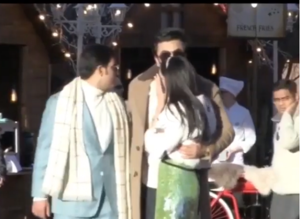 अंबानी परिवार की होने वाली बहु को सबके सामने किस करने लगे रणबीर, वीडियो वायरल