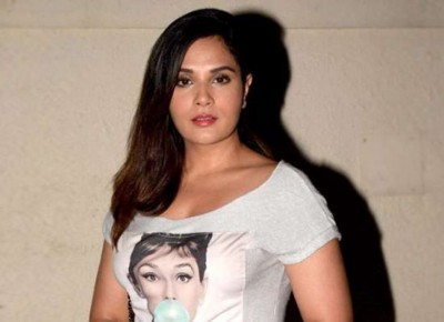 Actress Richa Chadha criticized protesters on Delhi violence